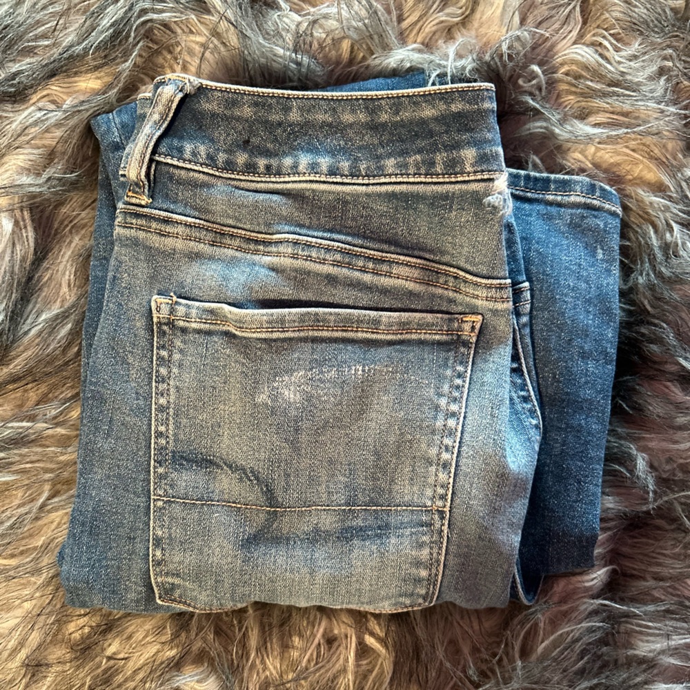 ⭒ american eagle distressed jeans